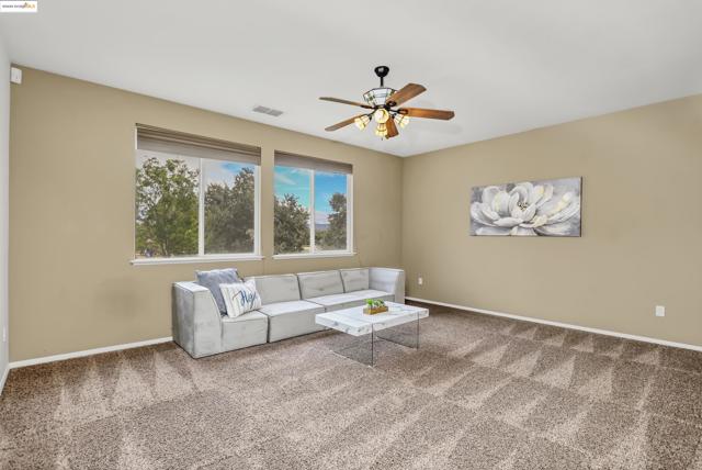 1212 landover, Brentwood CA: https://media.crmls.org/mediaz/584bffb6-2ca8-4adc-a39d-ee06c5519ea3.jpg
