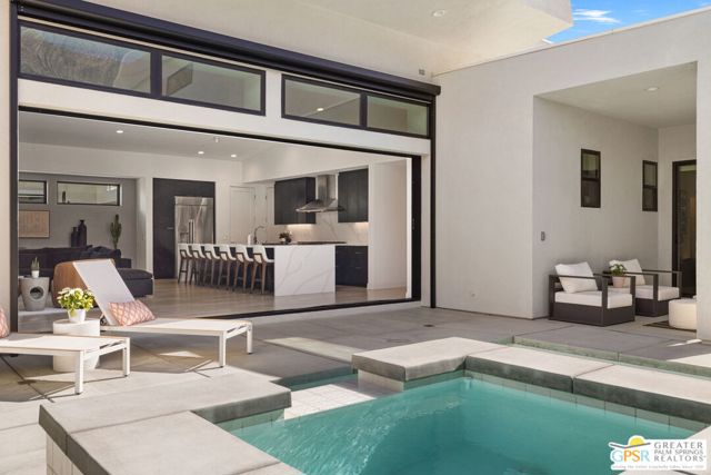 190 Obsidian Loop, Palm Springs CA: https://media.crmls.org/mediaz/584c3a2f-ee5b-43da-be64-226b46d8de77.jpg