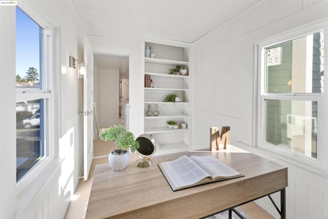 897 Oak Street, Alameda CA: https://media.crmls.org/mediaz/584c84c0-b37e-4e13-829e-2ada8c01b556.jpg