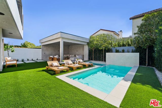 6660 Maryland Drive, Los Angeles CA: https://media.crmls.org/mediaz/584c851a-cdfe-4852-a3d4-65cd315b7b30.jpg