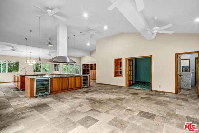 5653 Shirley Avenue photo 4