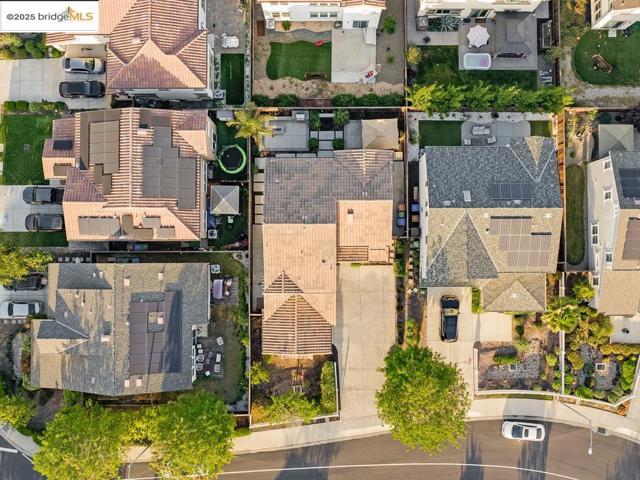 270 Guthrie Lane, Brentwood CA: https://media.crmls.org/mediaz/584d1234-32cd-48bc-8edf-30370ea8f88d.jpg