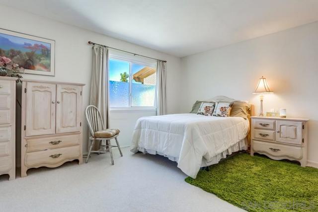 16555 Caminito Vecinos, San Diego CA: https://media.crmls.org/mediaz/584dc8e8-249e-4bbc-a2e8-c3fee2a7ebf2.jpg