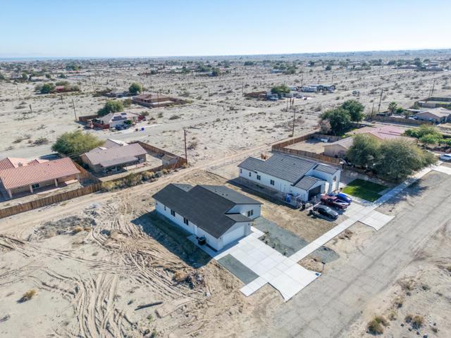 2864 Vista Avenue, Thermal CA: https://media.crmls.org/mediaz/584e10a8-2eb3-487f-a9e8-ade613cba9d1.jpg