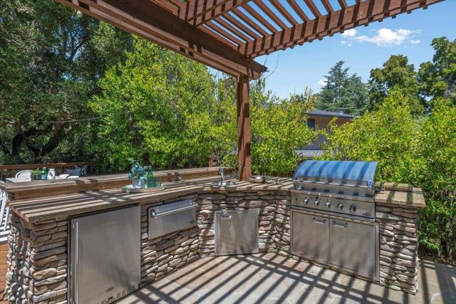 111 Vista Del Prado, Los Gatos CA: https://media.crmls.org/mediaz/584ed08c-5ba1-4b83-ab62-0fcad2342375.jpg