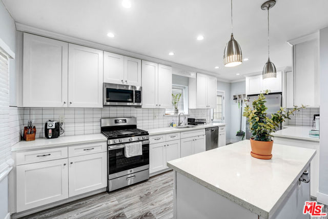 600 W 102nd Street, Los Angeles CA: https://media.crmls.org/mediaz/584f506a-f92f-438d-a7f5-70535f1c72dd.jpg