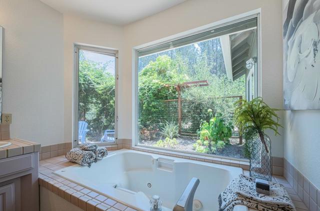 158 Echo Valley Road, Prunedale CA: https://media.crmls.org/mediaz/584f7a30-29c1-4d96-8555-3abcc4be3d2f.jpg