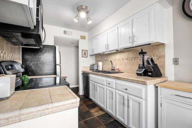 1925 46th Avenue, Capitola CA: https://media.crmls.org/mediaz/584fcb36-72ad-4f60-8df2-4cdd10fb7c96.jpg