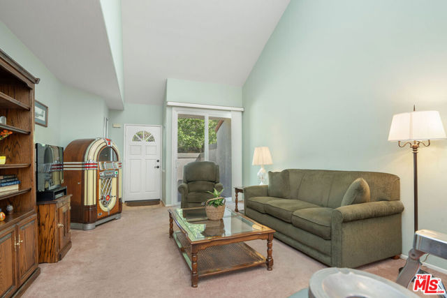 22211 Frontier Place photo 4