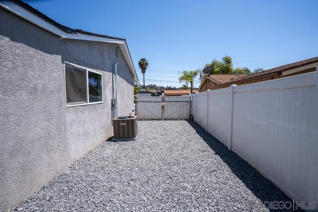 1610 Dumar Ave, El Cajon CA: https://media.crmls.org/mediaz/58508bfc-0df8-4cc6-b177-3ab93d341d8a.jpg