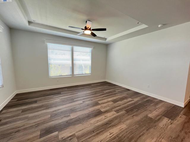 1587 Delemos Ave, Hayward CA: https://media.crmls.org/mediaz/5850b378-0a52-4cac-aa09-d06da6cc1c72.jpg