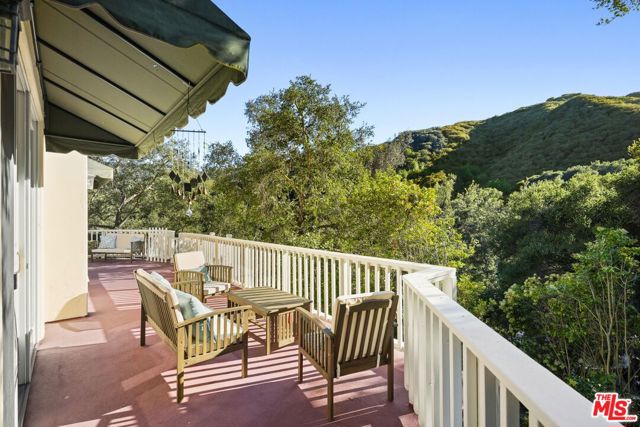 774 Old Topanga Canyon Road photo 11