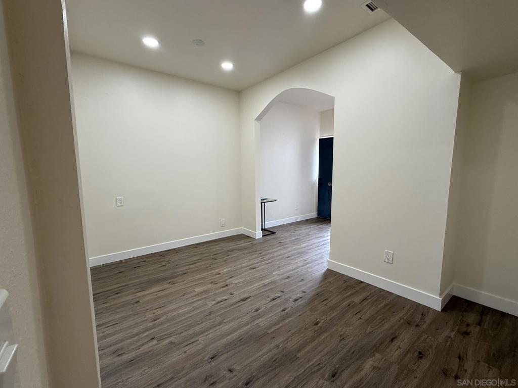 MLS #250033249SD image #10