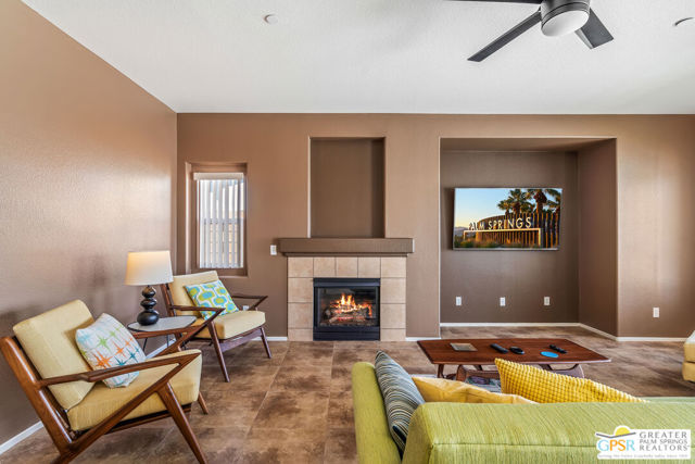 1238 Vista Sol, Palm Springs CA: https://media.crmls.org/mediaz/5851afd9-2940-4aa6-8eb2-42eaff1dbfdd.jpg