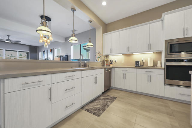 Image 10 of 48 For 67252 Zuni Court