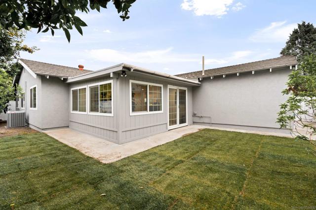 10671 Montego Dr, San Diego CA: https://media.crmls.org/mediaz/5852e89c-a26a-4bc3-9588-74846d9b44a7.jpg