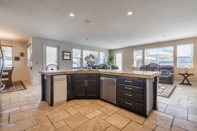 Detail Gallery Image 18 of 39 For 9570 Chamberlain St, Ventura,  CA 93004 - 4 Beds | 2/1 Baths