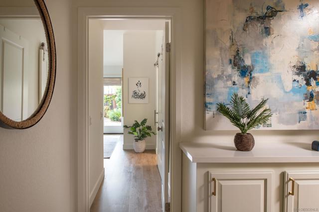 11766 Clearwood Ct, San Diego CA: https://media.crmls.org/mediaz/58535a6f-d3d7-4329-8270-aa1e1046d1b5.jpg