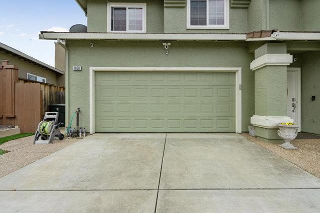 1650 Mimosa Street, Hollister CA: https://media.crmls.org/mediaz/58538bbe-0c84-41c7-a566-db8f9583d9c7.jpg