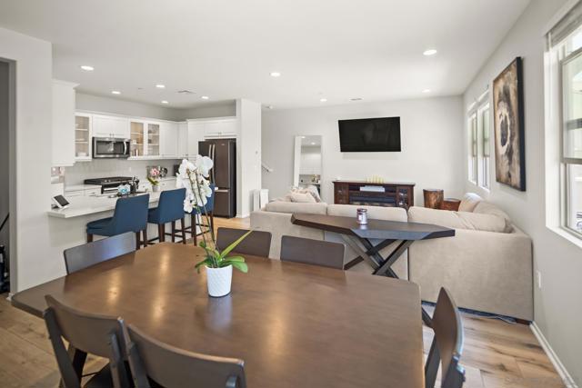 1257 Calle Datura, Chula Vista CA: https://media.crmls.org/mediaz/5853d7d3-568f-4e79-9eea-9ff27d01b2c8.jpg