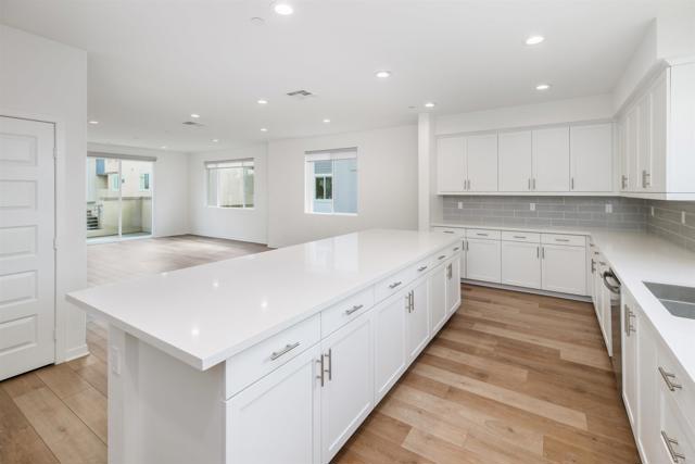 Detail Gallery Image 11 of 37 For 6140 Colt Pl #104,  Carlsbad,  CA 92009 - 3 Beds | 3/1 Baths