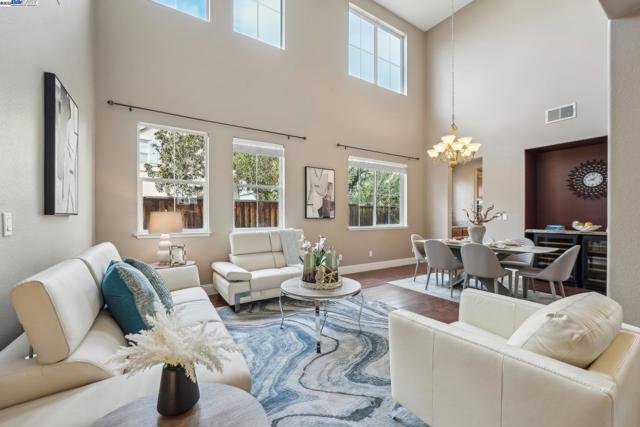 632 S Comunidad Street, Mountain House CA: https://media.crmls.org/mediaz/58549db7-0e9f-4ba7-ab43-ae1ca11bf176.jpg