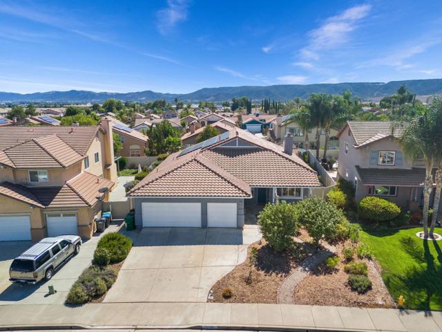 24099 Chatenay Lane, Murrieta CA: https://media.crmls.org/mediaz/58553f4e-dfb3-4cdd-ab86-461cb9234f27.jpg