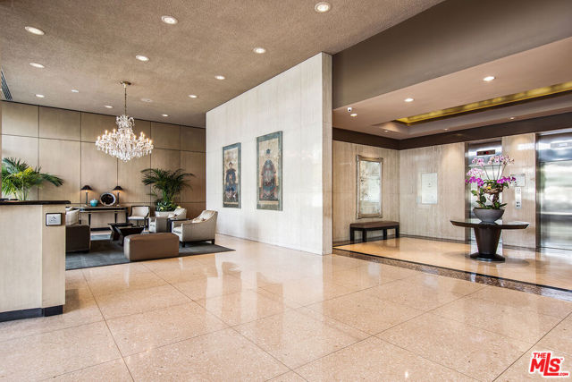 2222 Avenue Of The Stars, Los Angeles CA: https://media.crmls.org/mediaz/58555ddd-f81e-42a3-9147-f78b82349fd4.jpg