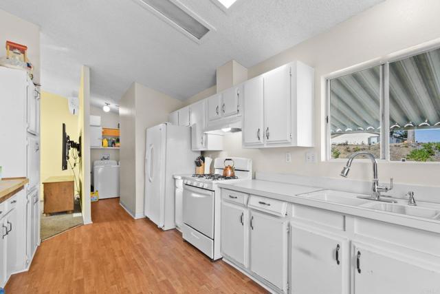 Detail Gallery Image 11 of 30 For 13162 Highway 8 Business #200,  El Cajon,  CA 92021 - 2 Beds | 2 Baths