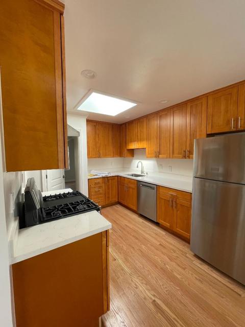 414 E STREET, Colma CA: https://media.crmls.org/mediaz/5855f2f8-9346-4d57-9381-3c2afd691c58.jpg