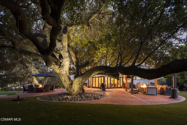 4525 Rayburn Street, Westlake Village CA: https://media.crmls.org/mediaz/58564756-9cc5-440b-b846-2d0595920bd6.jpg