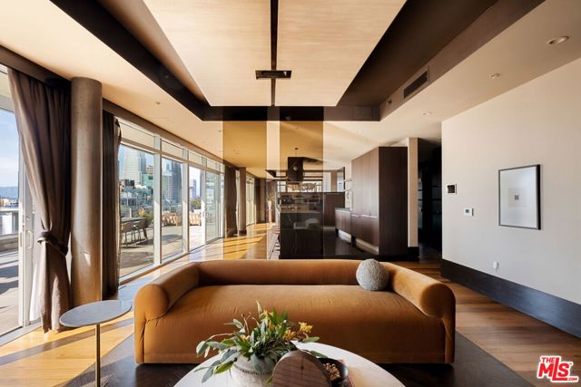 1155 S Grand Avenue, Los Angeles CA: https://media.crmls.org/mediaz/58566a2a-47b9-45b4-8b39-391804a44ad9.jpg