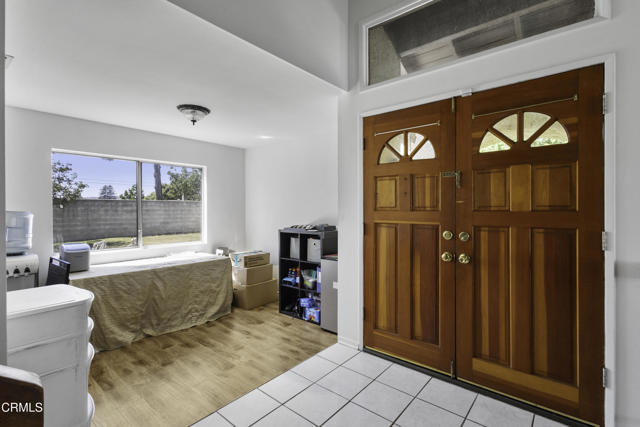 1461 Lexington Court, Camarillo CA: https://media.crmls.org/mediaz/585690c4-4a11-47b0-a276-317389dbd9ec.jpg