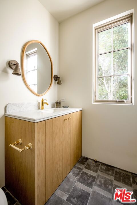 4209 Vantage Avenue, Studio City CA: https://media.crmls.org/mediaz/5856b881-c6bd-41d6-b237-98ba01642338.jpg