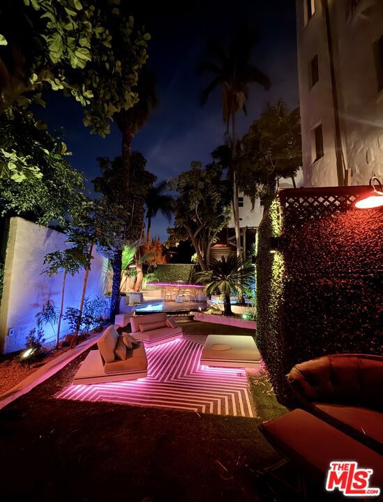 11250 Playa Street, Culver City CA: https://media.crmls.org/mediaz/5857131b-23c4-4243-a222-fc01a8535322.jpg