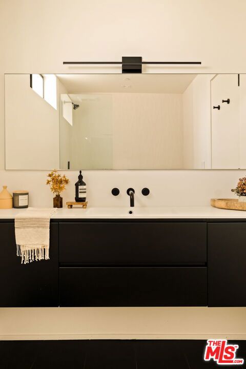 1900 Penmar Avenue, Venice CA: https://media.crmls.org/mediaz/58576a9c-796f-4bfa-b5de-d44aef1451fc.jpg