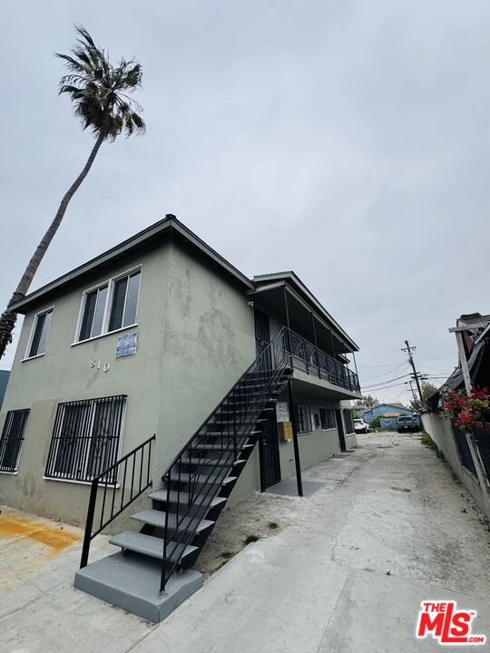 810 W 62nd Street