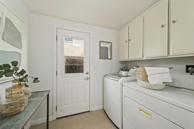 7188 Anjou Creek Circle, San Jose CA: https://media.crmls.org/mediaz/5857f738-87c1-450d-b759-a3ed8594837f.jpg