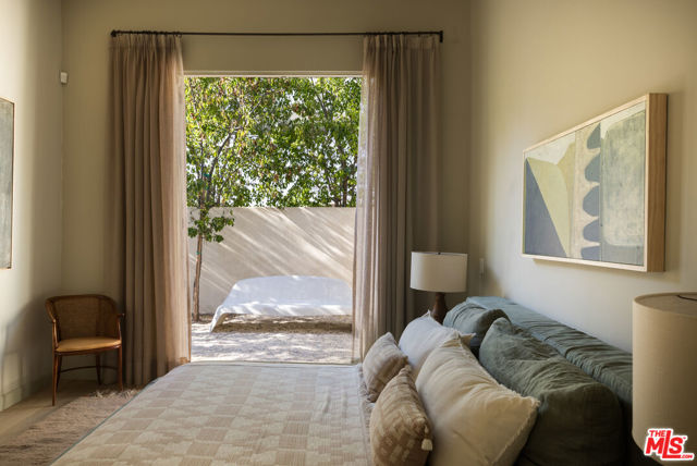 4228 Los Nietos Drive, Los Angeles CA: https://media.crmls.org/mediaz/5858aadd-386c-4a20-ad78-a510ce15cd03.jpg