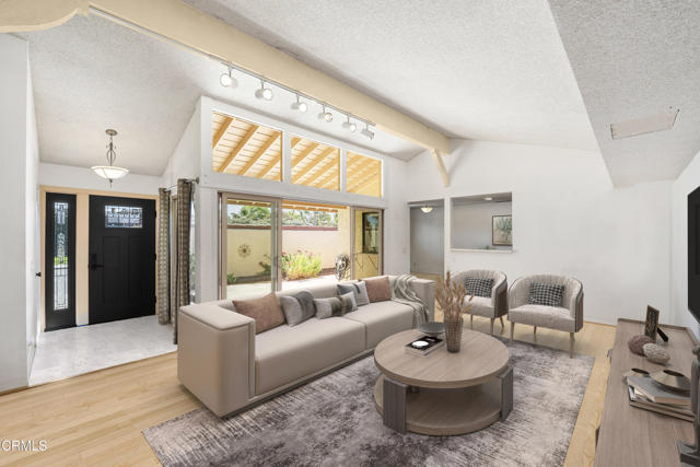 10215 Alexandria Street, Ventura CA: https://media.crmls.org/mediaz/5859427d-6297-40f8-969a-58b5ffa443ac.jpg