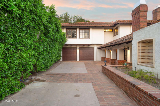 2457 Angelo Drive, Los Angeles CA: https://media.crmls.org/mediaz/58594cdc-1a5b-4b76-9332-f5f2c485aa00.jpg