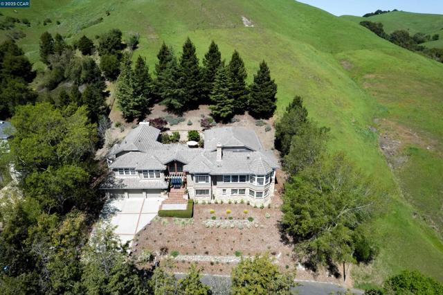 46 Merrill Circle N., Moraga CA: https://media.crmls.org/mediaz/58596b35-5dcc-4f91-b0b9-31242ca8a87e.jpg