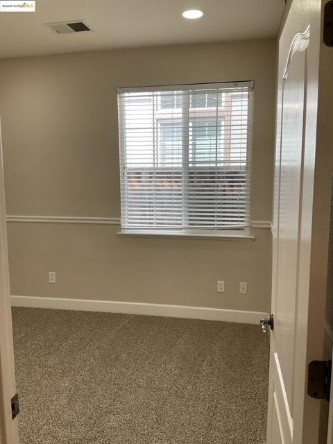 5249 Sungrove Way, Antioch CA: https://media.crmls.org/mediaz/5859a835-7258-42bb-8ea3-ee4fae34579b.jpg