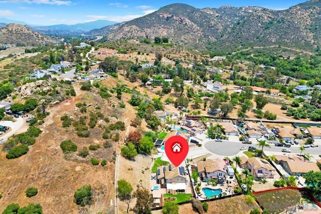 9410 Brian Way, El Cajon CA: https://media.crmls.org/mediaz/5859cedc-60cf-4f9d-80b8-159a6046bbec.jpg