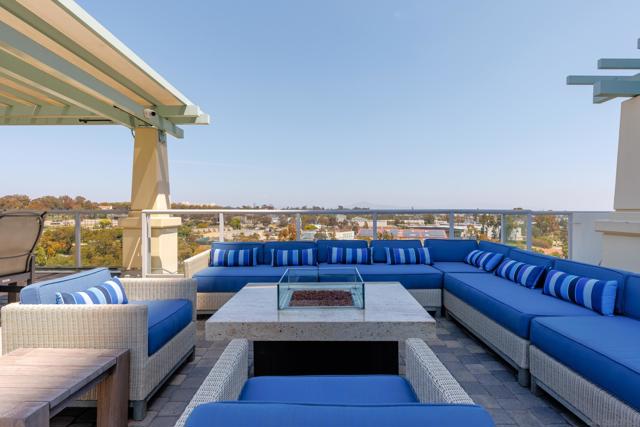 850 Beech St, San Diego CA: https://media.crmls.org/mediaz/5859fedd-664e-44be-8766-3a4464830cd5.jpg