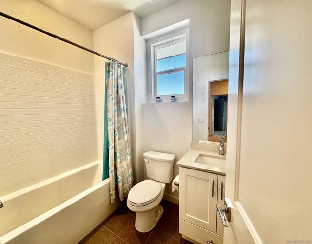 10423 Newbliss Way, San Diego CA: https://media.crmls.org/mediaz/585a9d06-b8df-44a2-8a8c-0bd833ef7545.jpg