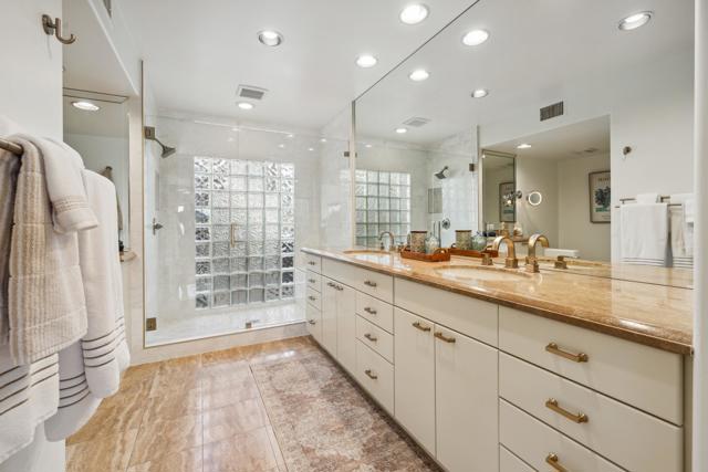 73231 Mariposa Drive, Palm Desert CA: https://media.crmls.org/mediaz/585ab0bb-afea-4ef3-8598-b3bbbbbd8a77.jpg