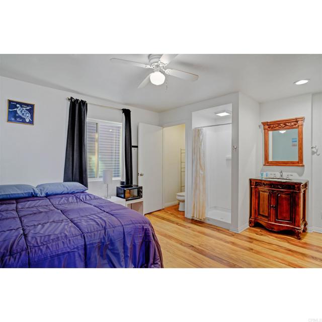 Detail Gallery Image 2 of 3 For 3715 Mission Bld #11,  –,  CA 92109 - 1 Beds | 1 Baths