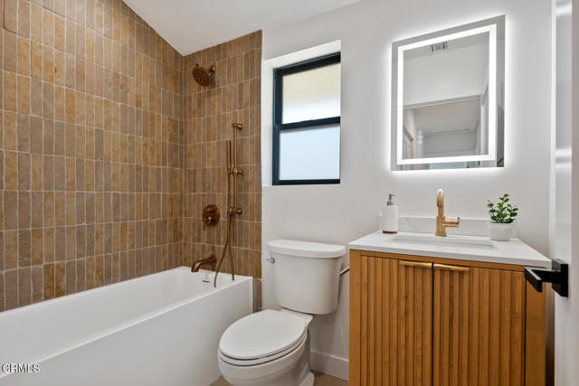 Detail Gallery Image 22 of 50 For 7932 Woodlake Ave, West Hills,  CA 91304 - 4 Beds | 3 Baths