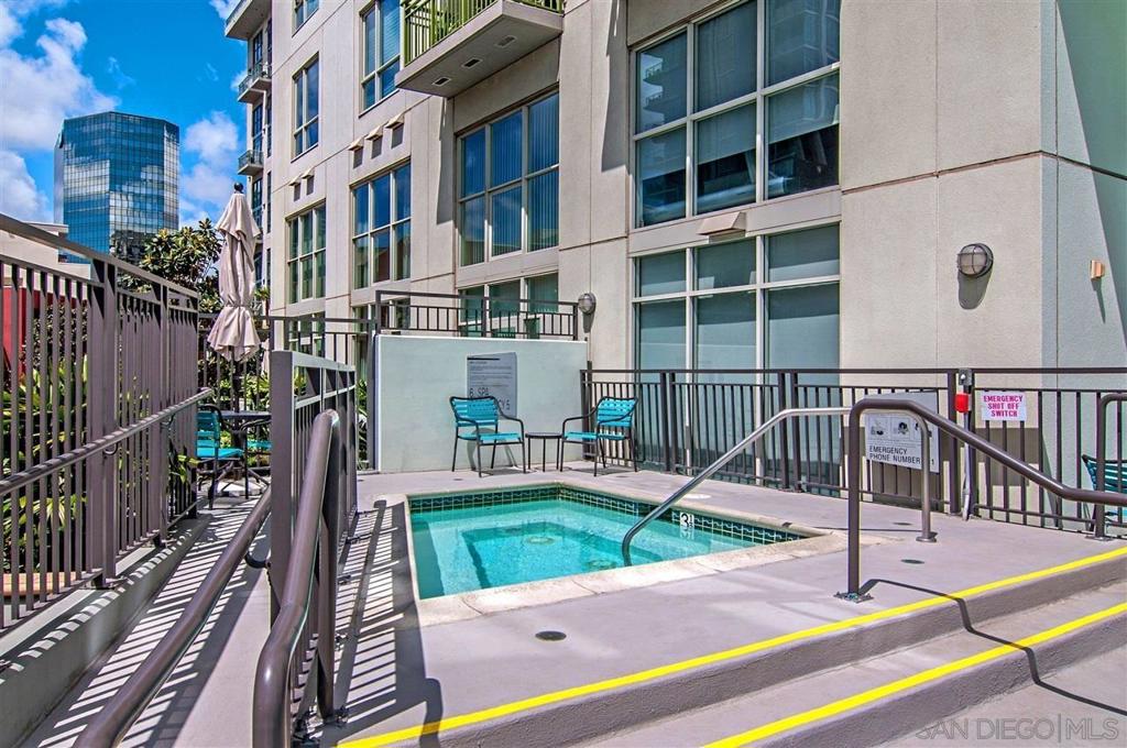 1240 India Street - photo 2